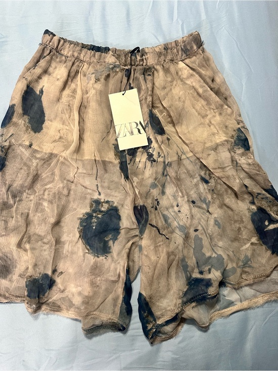 Zara Pants - Zara Beige Navy Abstract Floral Bermuda Shorts XS NWT